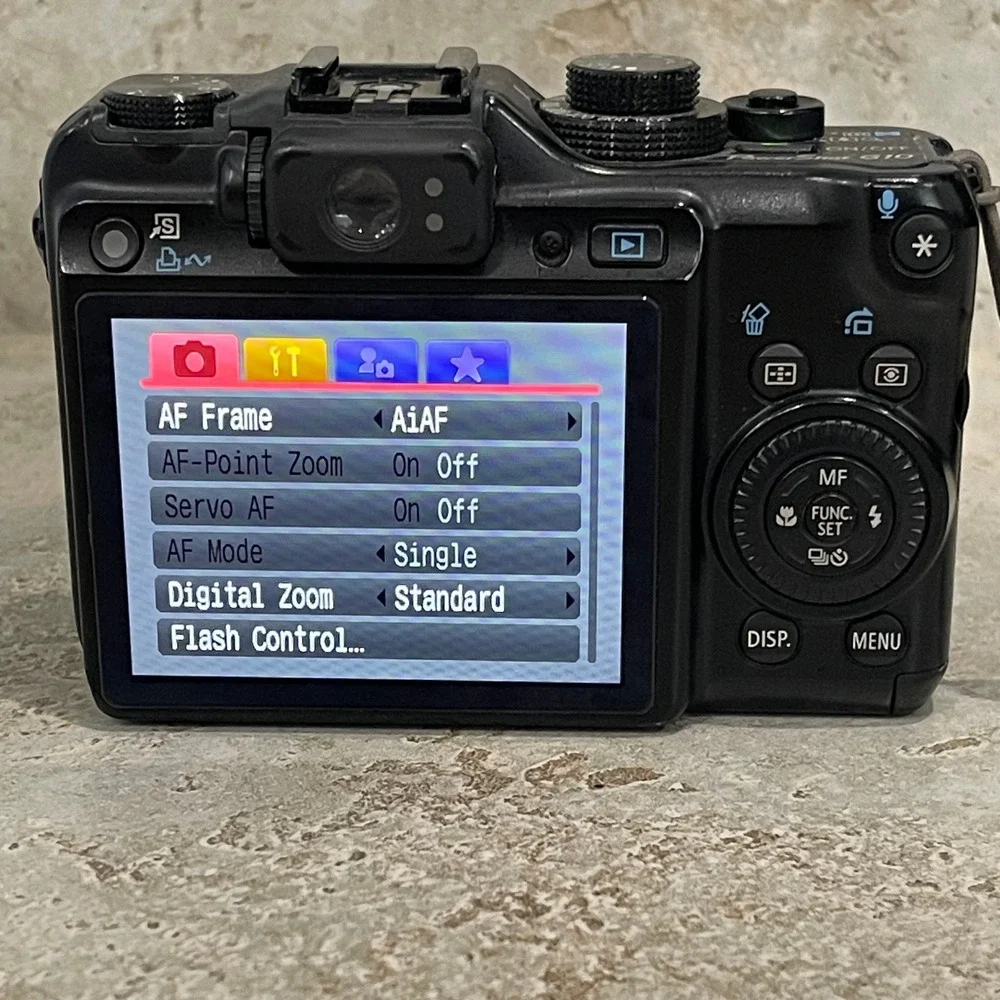 Canon PowerShot G10 Digital Camera Black 14.7 Megapixels 5x Optical Zoom‎